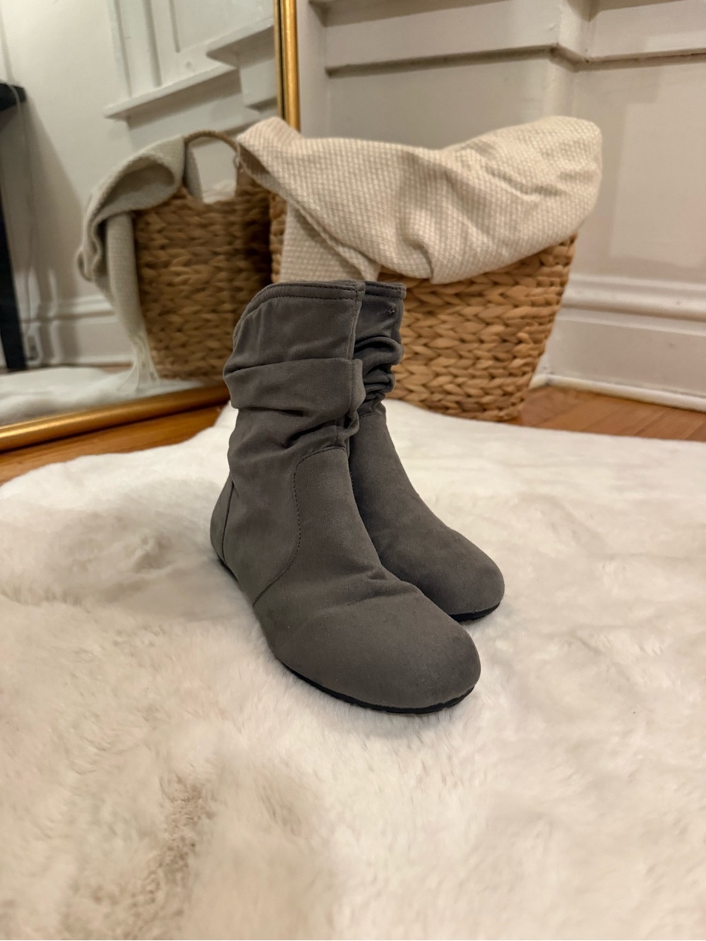 LOWER EAST SIDE Slouchy Ankle Booties in Gray